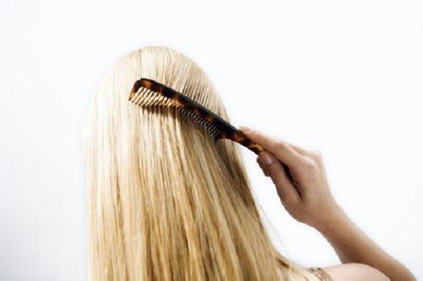 为什么长头发的女生会更容易掉头发