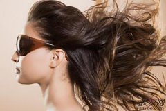 日常生活中女性应该如何做到预防脱发