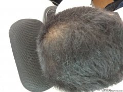 一阵风吹过，立马就原形毕露了