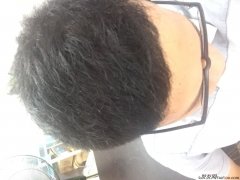 不知何时我的头发长成了这样