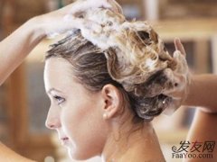 不正确的洗头方式也会导致脱发吗？