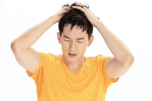 炎炎夏日，男性头发油腻怎么办？