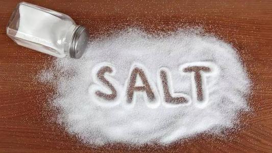 食盐过多会导致脱发是真的吗？