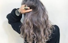 经常烫染头发会导致脱发吗