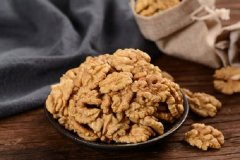 吃什么能改善白发