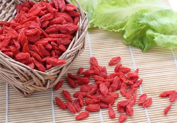 吃什么能改善白发