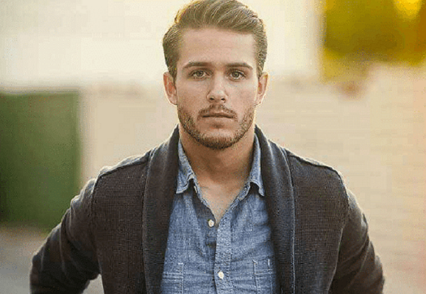 什么原因导致了鬓角脱发