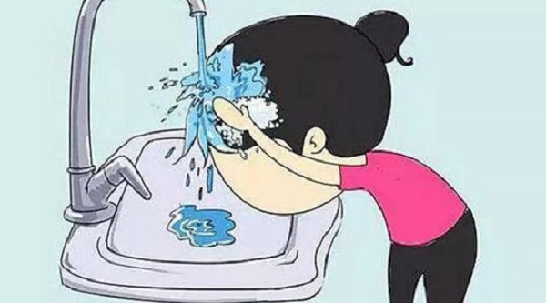 早上洗头会有危害吗