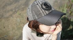 经常戴帽子会对头发产生什么影响