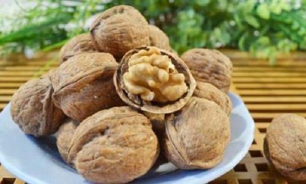 吃核桃对头发有什么好处