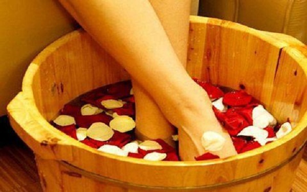 泡脚能够缓解脱发吗