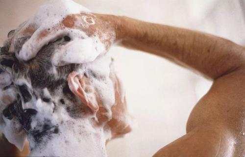   男性用什么样的洗发水比较好?