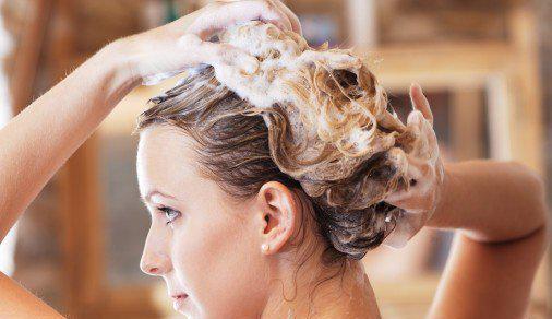  女性洗头发的正确步骤