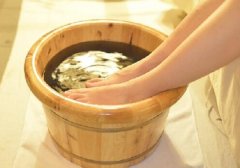 泡脚对头发有哪些帮助
