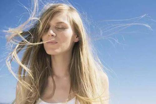 女性长头发应该多久洗一次头发