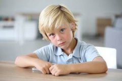 宝宝长白头发是怎么回事